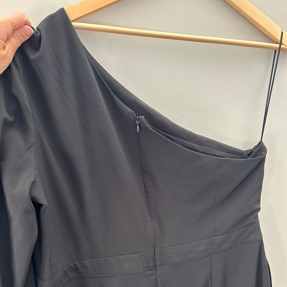 Banana Republic Black Elegant Crepe Flare Sleeve Asymmetrical Neckline Jumpsuit - Picture 5 of 6